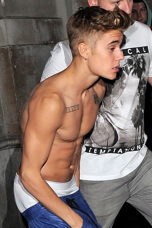 Justin Bieber Shirtless In London Showing Off Chest Lainey